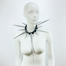 ANTI HUGGING BITCHSPIKE CHOKER IN SILVER + BLACK