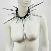 ANTI HUGGING BITCHSPIKE CHOKER IN SILVER + BLACK